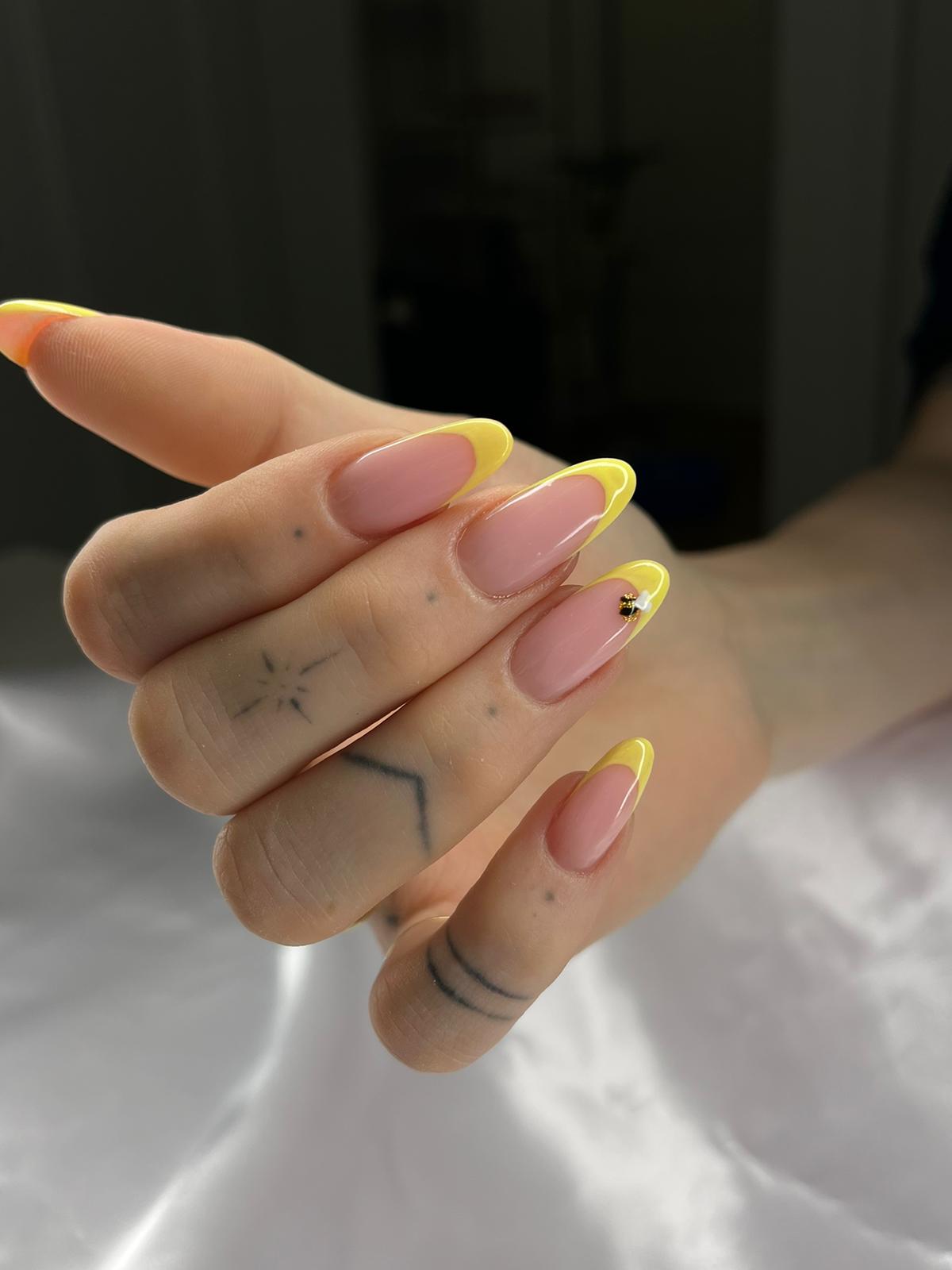 Nagelstudio S,M mit Nailart 2