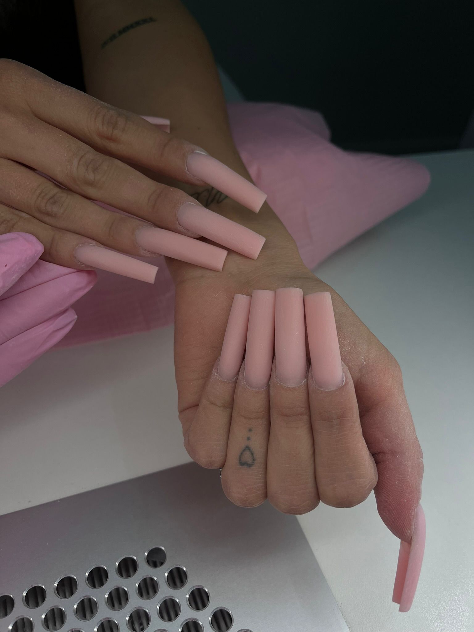 Nagelstudio XXL ohne Farbe