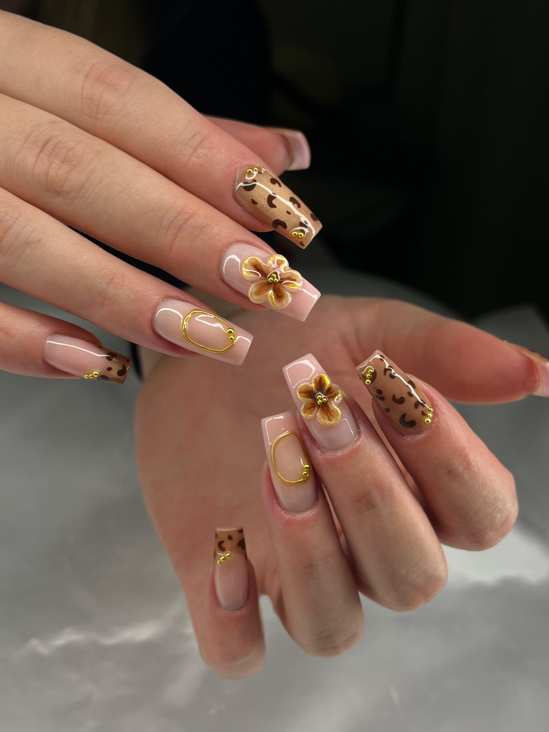 Gelnägel mit Nailart